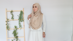 Malika satin instant shawl Champagne