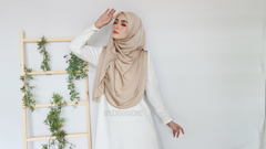 Malika satin instant shawl Champagne