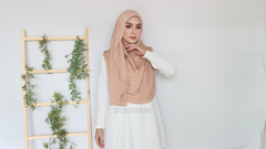 Malika satin instant shawl Bronzegold