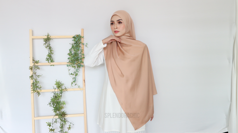 Malika satin long shawl Bronzegold