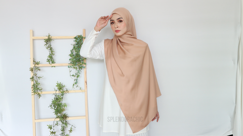 Malika satin long shawl Bronzegold