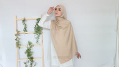 Malika satin long shawl Champagne