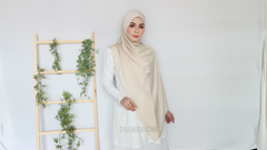 Malika satin long shawl Cream