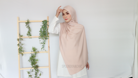 Malika satin long shawl Apricotbeige