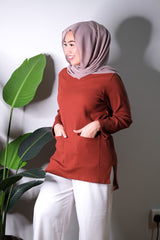 Elie ironless pocket top