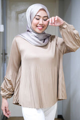 Gathered sleeve pleated top